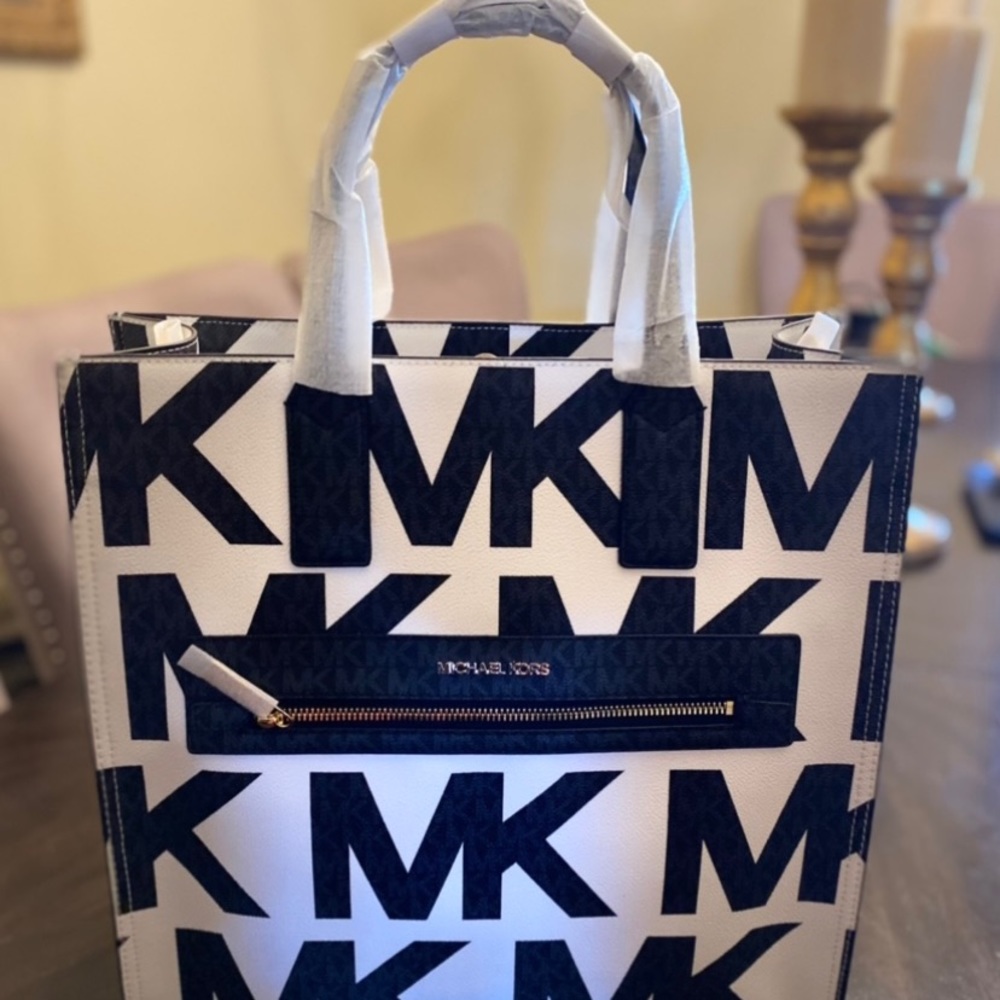 New large Michael Kors Large bag